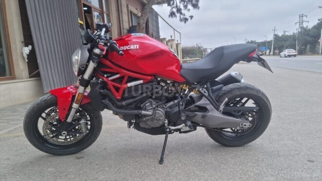 Ducati Monster 821 Stealth-4