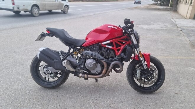 Ducati Monster 821 Stealth-2