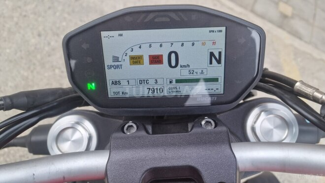 Ducati Monster 821 Stealth-7