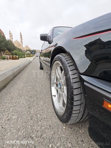 BMW 520 1991, 390,000 km - 2.0 l - Bakı
