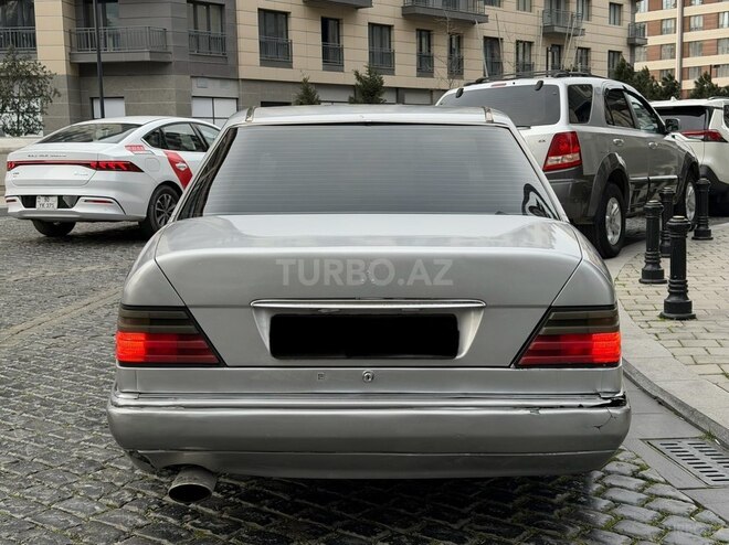 Mercedes E 220 1993, 280,000 km - 2.2 l - Bakı