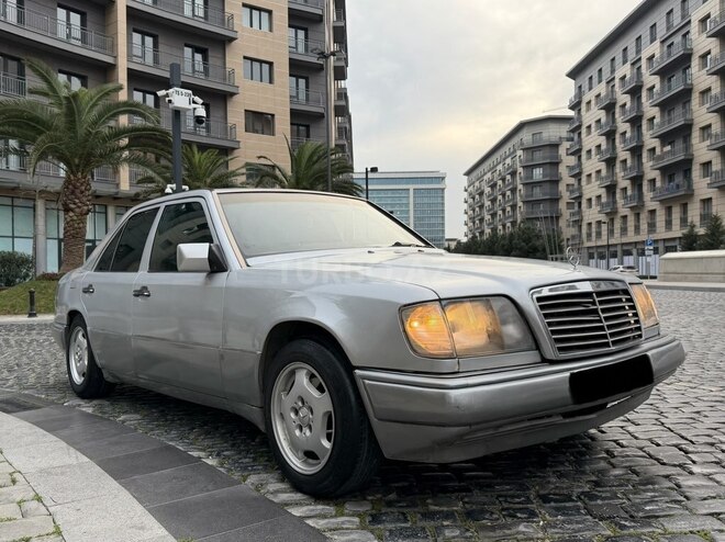 Mercedes E 220 1993, 280,000 km - 2.2 l - Bakı
