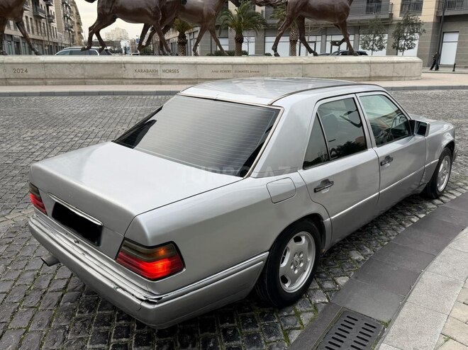 Mercedes E 220 1993, 280,000 km - 2.2 l - Bakı