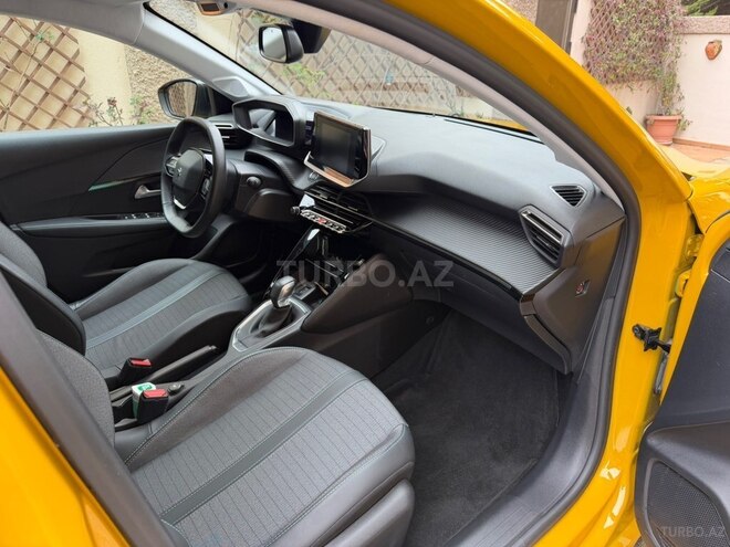 Peugeot 208-4