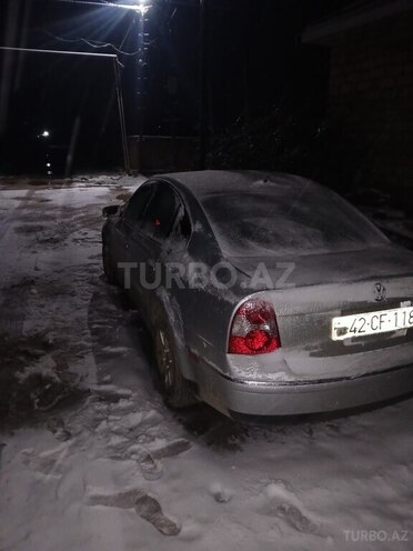 Volkswagen Passat 2001, 287,885 km - 1.8 l - Qusar