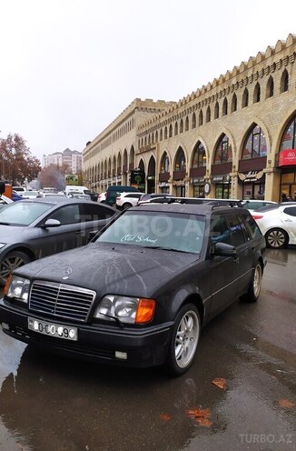 Mercedes E 250 1995, 591,520 km - 2.5 l - Gəncə