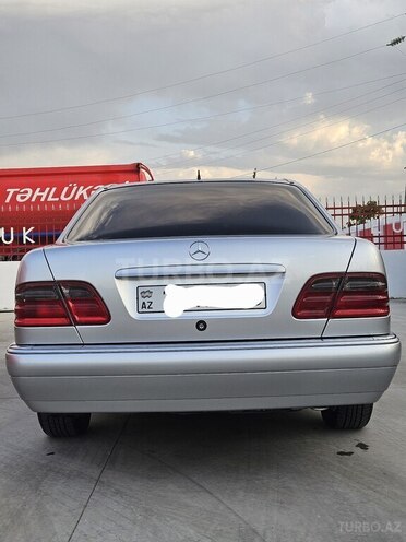 Mercedes E 240 1998, 286,500 km - 2.4 l - Sabirabad