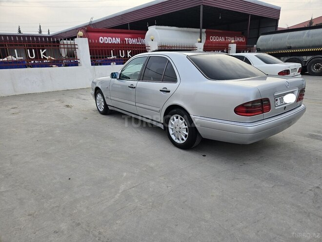 Mercedes E 240 1998, 286,500 km - 2.4 l - Sabirabad