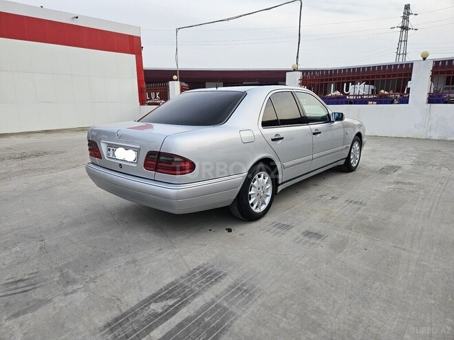 Mercedes E 240 1998, 286,500 km - 2.4 l - Sabirabad