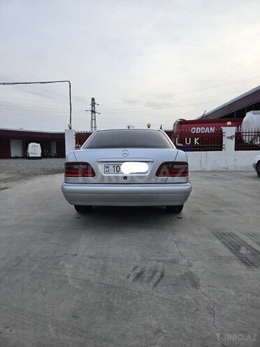 Mercedes E 240 1998, 286,500 km - 2.4 l - Sabirabad