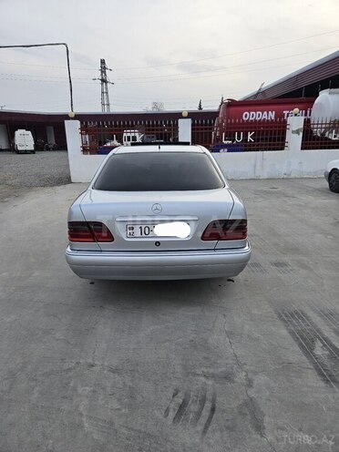 Mercedes E 240 1998, 286,500 km - 2.4 l - Sabirabad