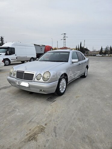 Mercedes E 240 1998, 286,500 km - 2.4 l - Sabirabad