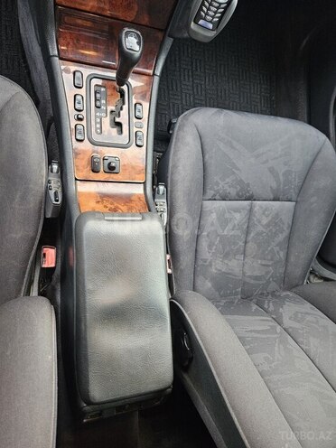 Mercedes E 240 1998, 286,500 km - 2.4 l - Sabirabad