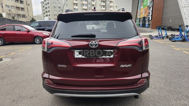 Toyota RAV4-4