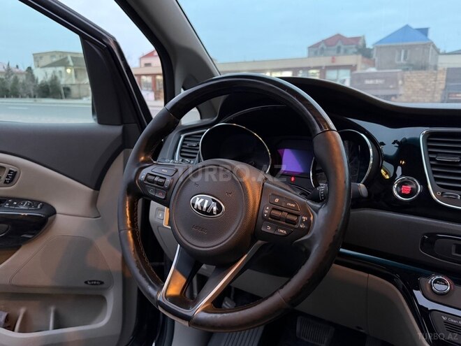 Kia Carnival-8