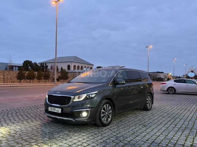 Kia Carnival-2