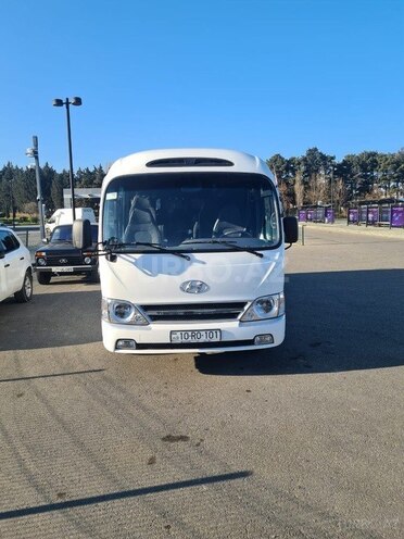 Hyundai County-8
