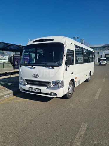 Hyundai County-1