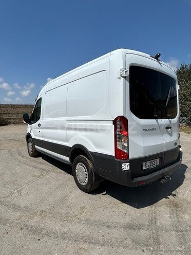 Ford Transit-8