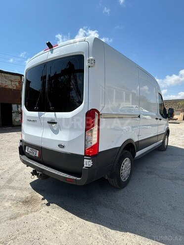 Ford Transit-9