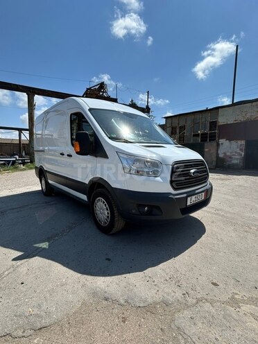 Ford Transit-5