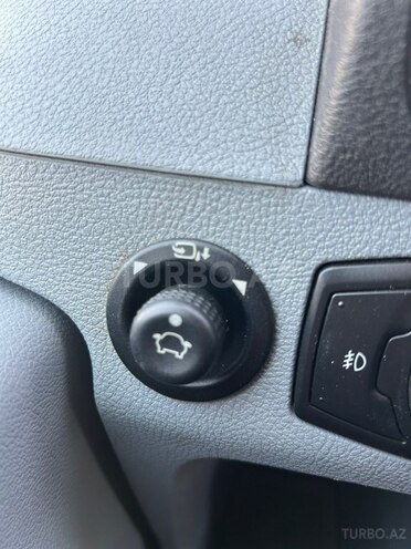 Ford Transit-17
