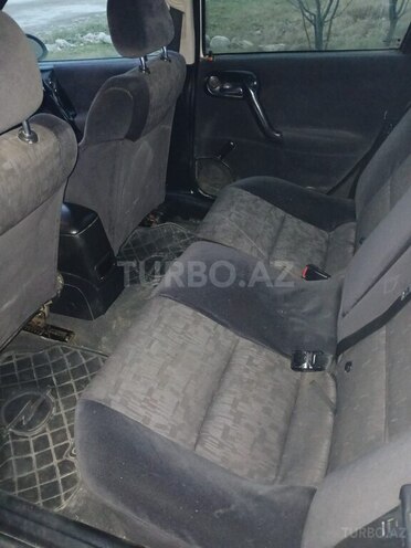 Opel Vectra 2000, 300,000 km - 1.8 l - Quba