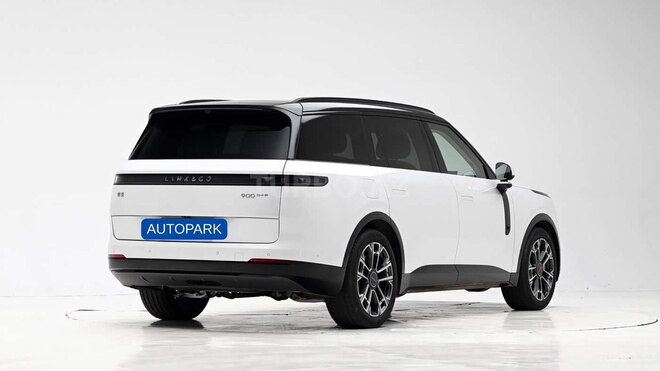 Lynk & Co 900-6