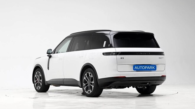 Lynk & Co 900-4