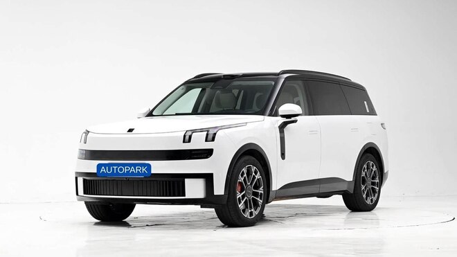 Lynk & Co 900-3