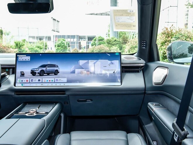 Lynk & Co 900-11