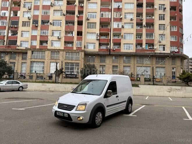Ford Transit Connect-9
