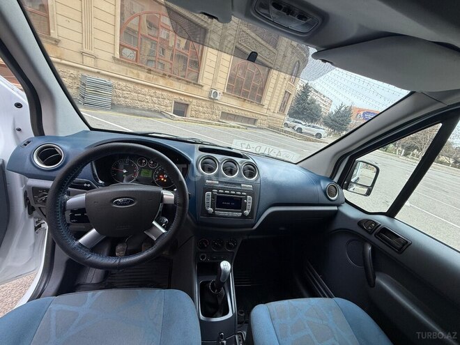 Ford Transit Connect-11