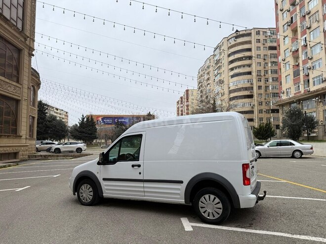 Ford Transit Connect-8