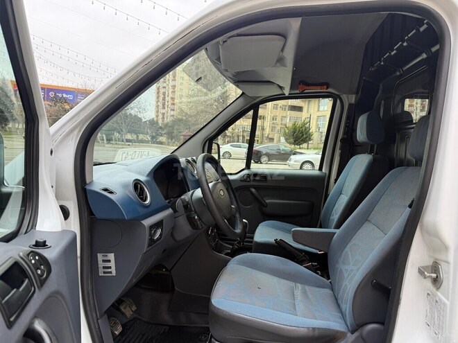 Ford Transit Connect-12