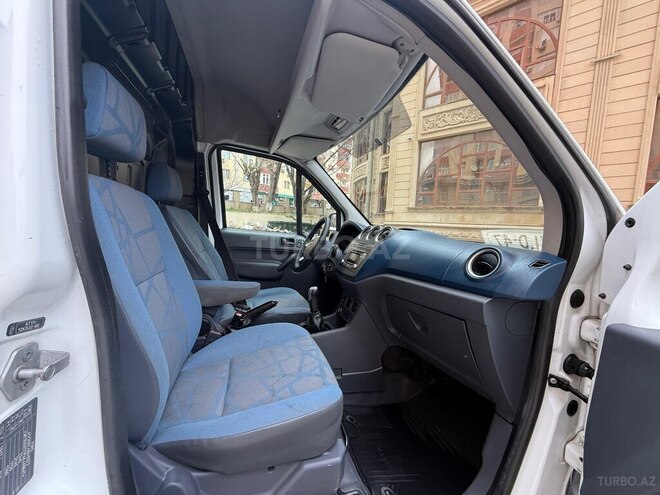Ford Transit Connect-14