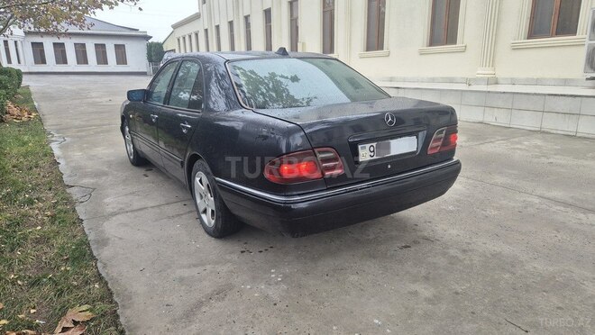 Mercedes E 220 1999, 531,478 km - 2.2 л - Sabirabad