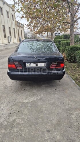 Mercedes E 220 1999, 531,478 km - 2.2 л - Sabirabad