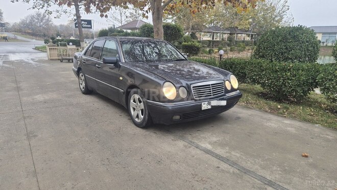 Mercedes E 220 1999, 531,478 km - 2.2 л - Sabirabad