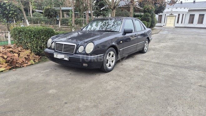 Mercedes E 220 1999, 531,478 km - 2.2 л - Sabirabad