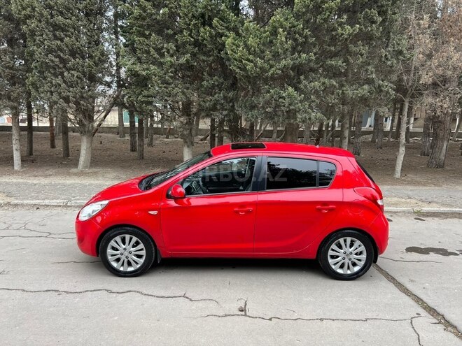 Hyundai i20-13