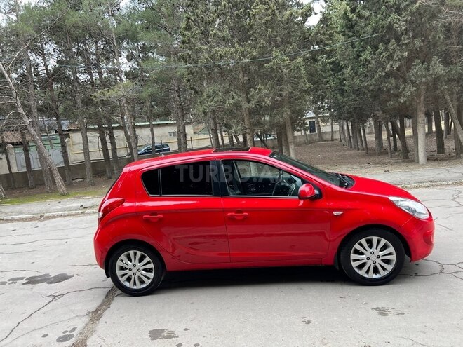Hyundai i20-17