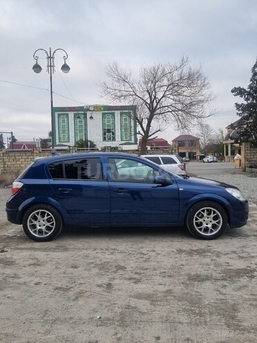 Opel Astra 2005, 300,067 km - 1.4 l - Ucar