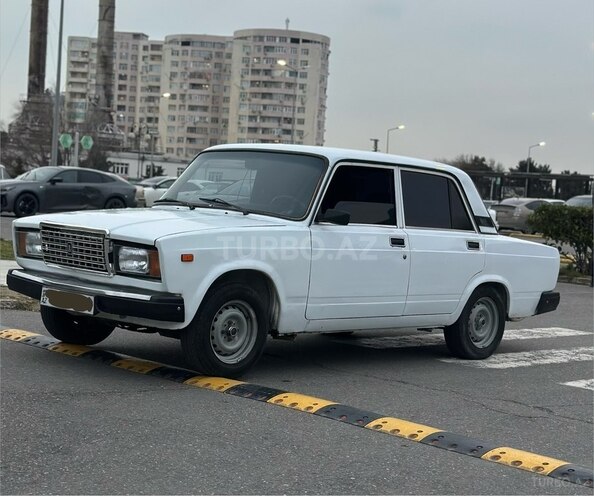 LADA (VAZ) 2107-2