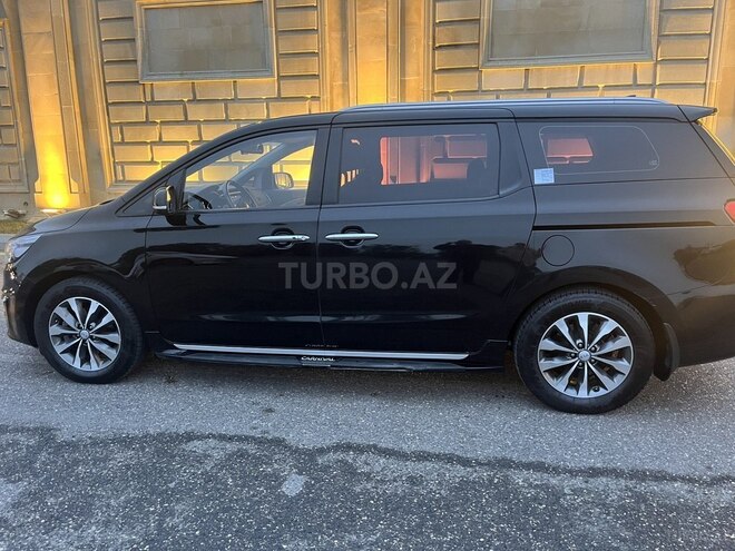 Kia Carnival-20