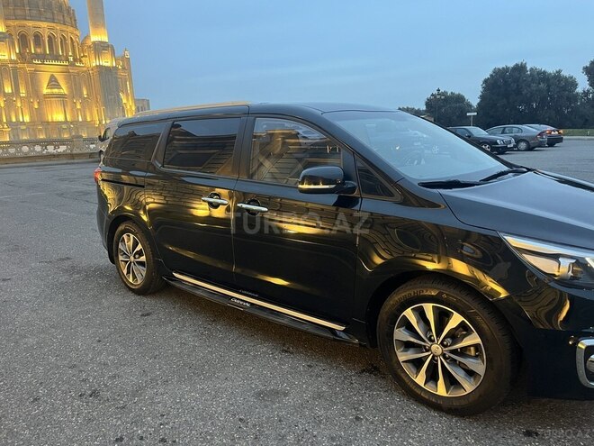 Kia Carnival-16