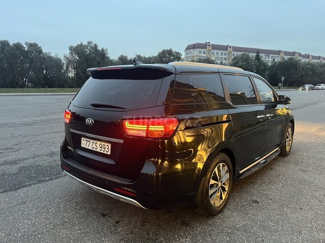 Kia Carnival-14