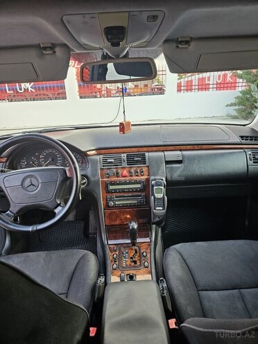 Mercedes E 240 1998, 286,500 km - 2.4 l - Sabirabad