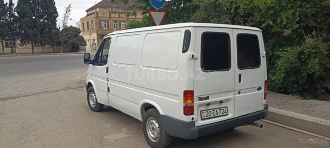 Ford Transit-6
