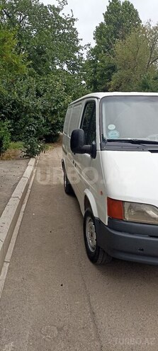 Ford Transit-9